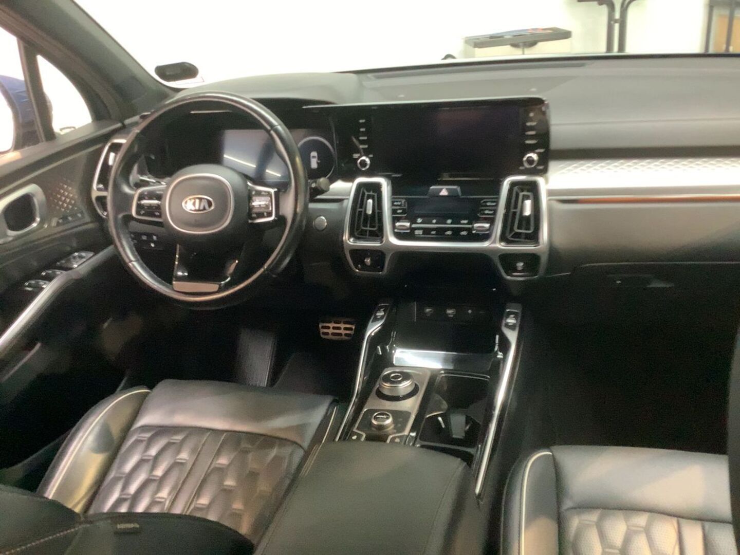 KIA SORENTO iso kuva 1
