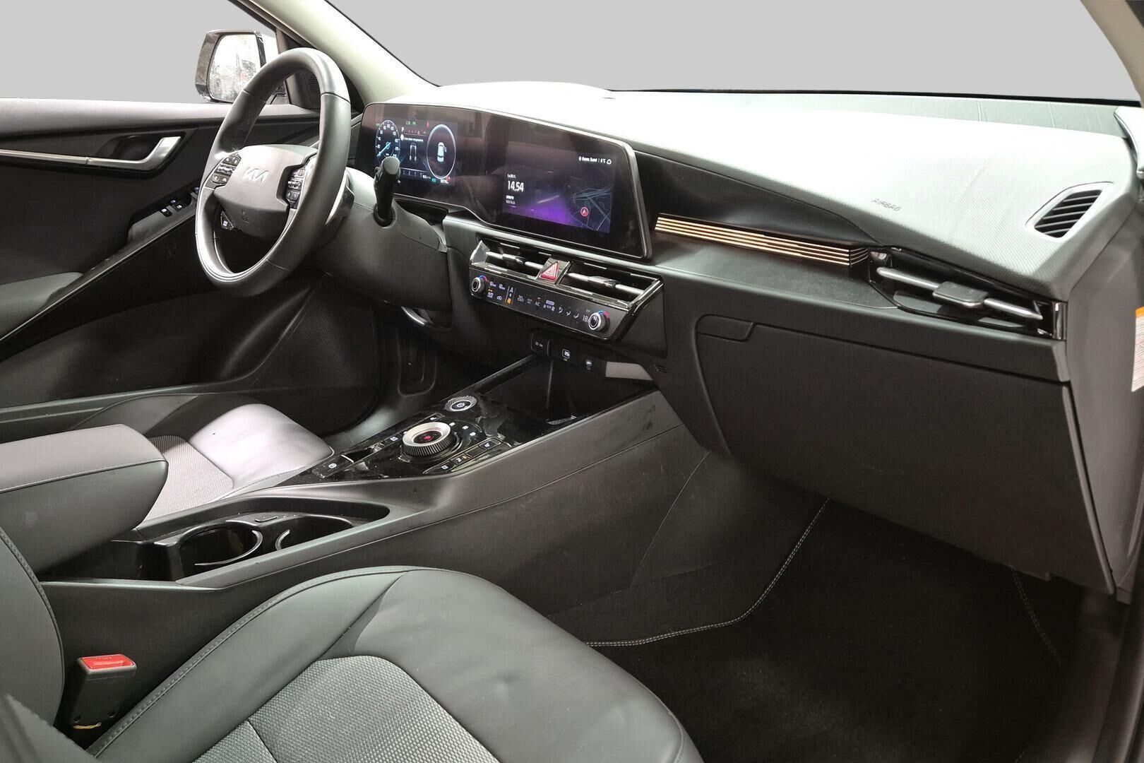 KIA NIRO iso kuva 4