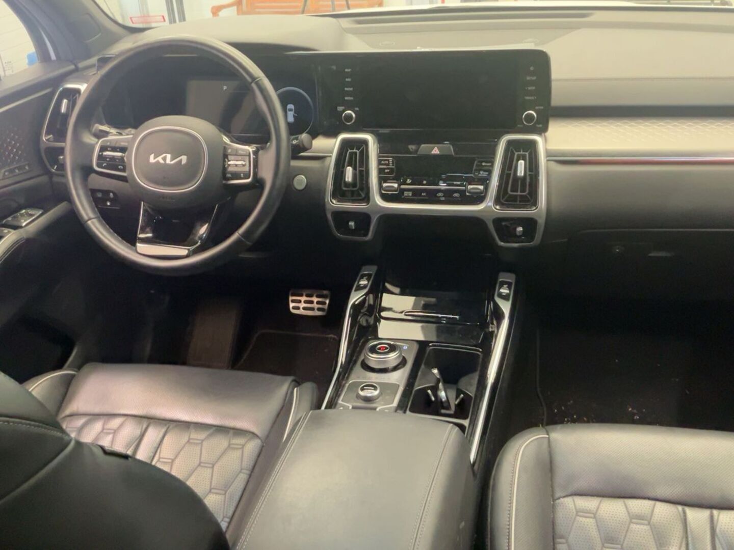 KIA SORENTO iso kuva 1