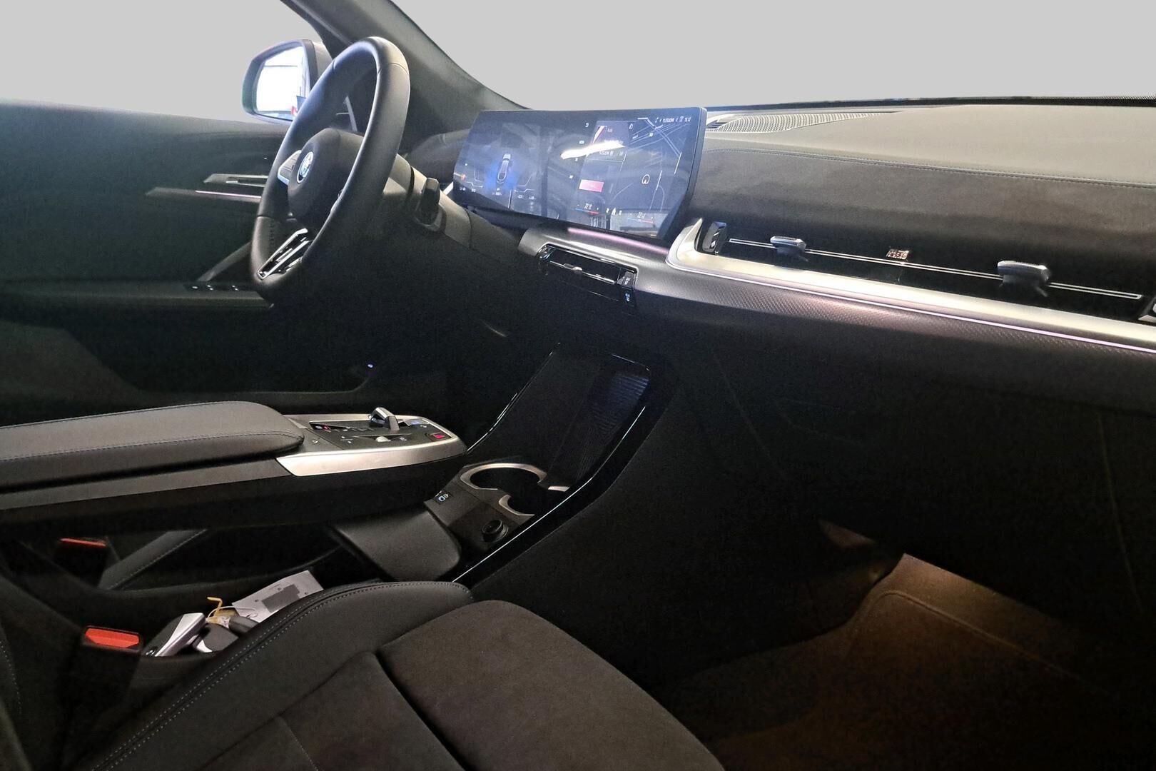 BMW IX2 iso kuva 4
