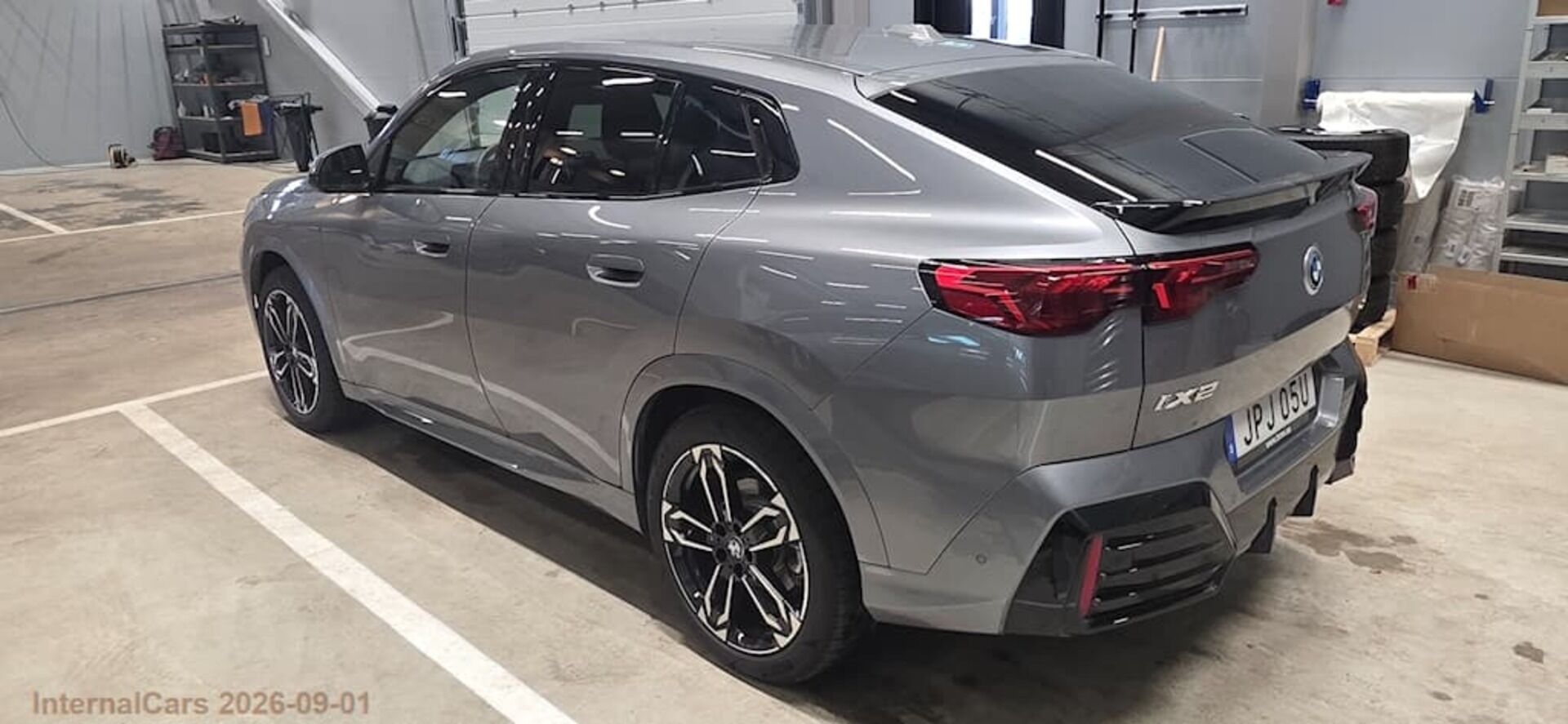 BMW IX2 iso kuva 3