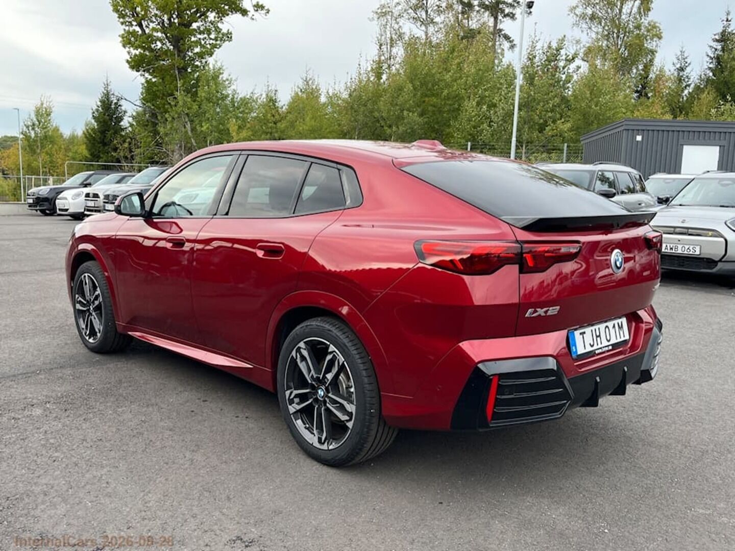 BMW IX2 iso kuva 4