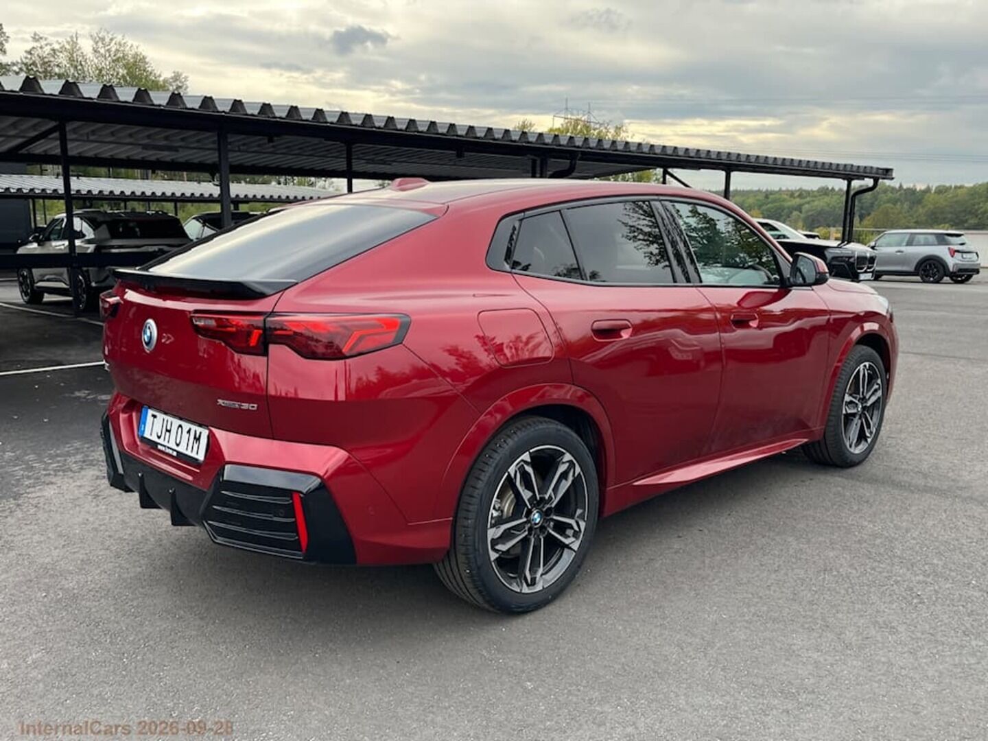 BMW IX2 iso kuva 7