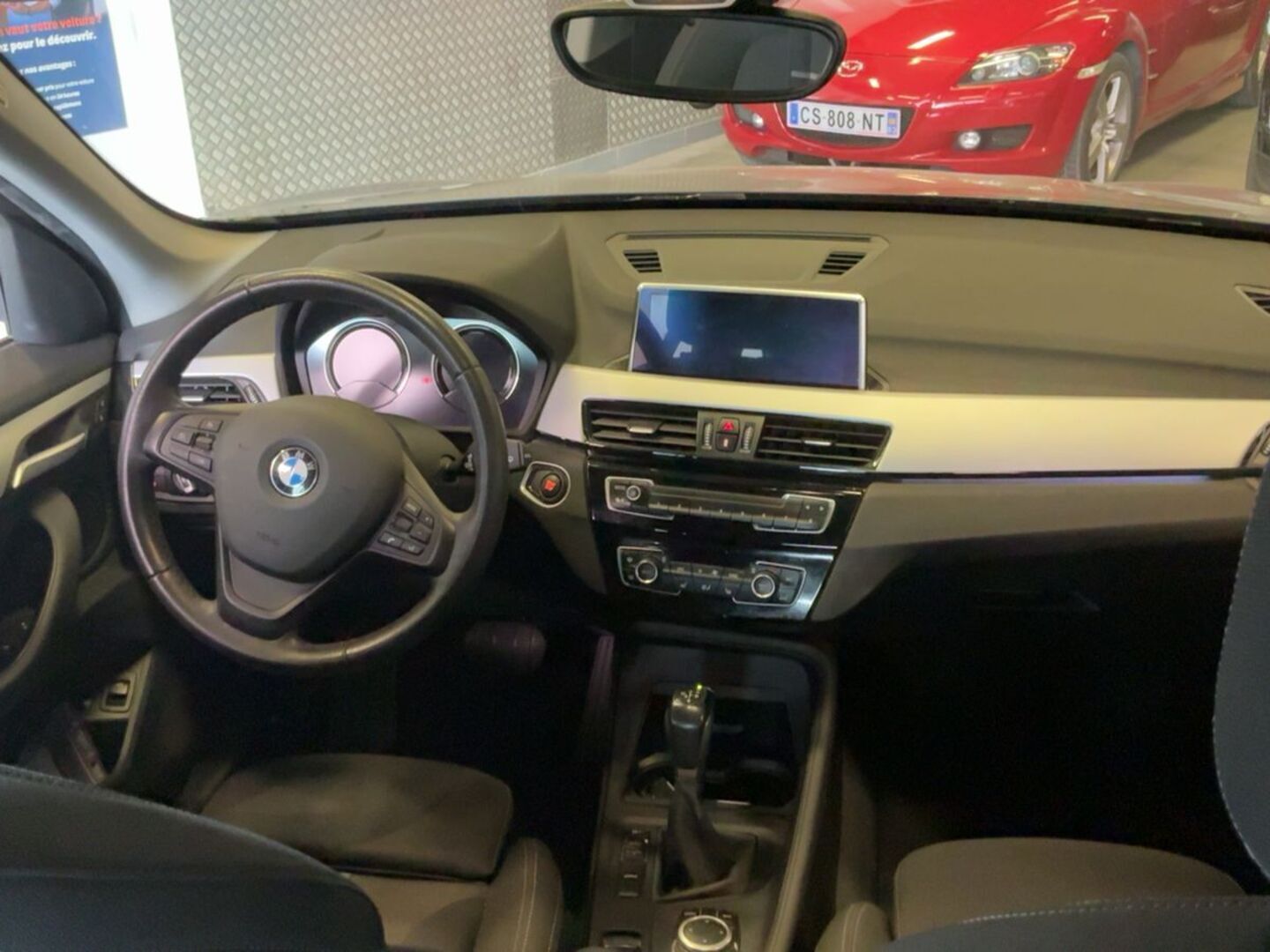 BMW X1 iso kuva 1