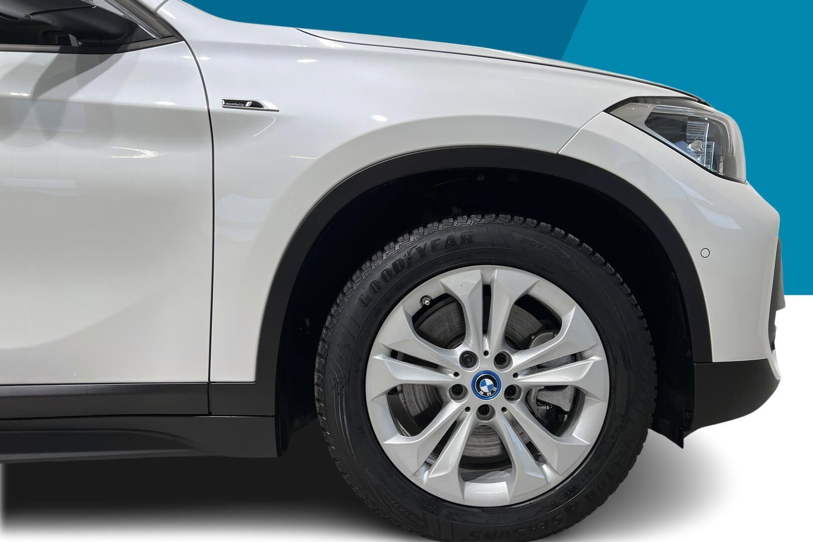 BMW X1 iso kuva 8
