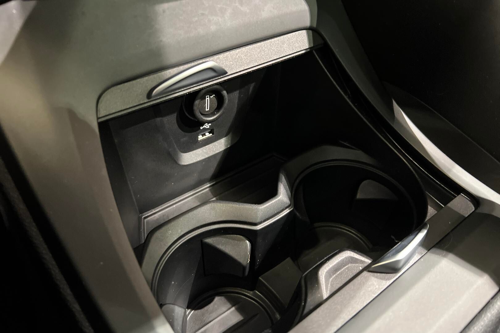 BMW X1 iso kuva 13