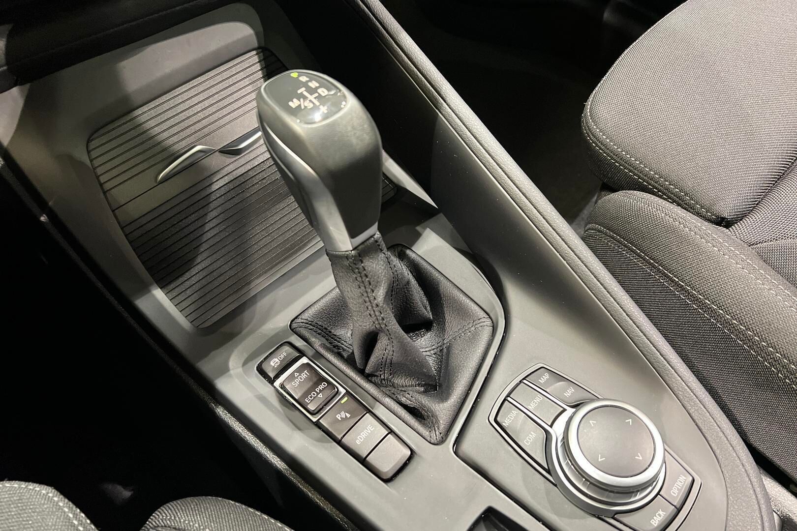 BMW X1 iso kuva 14