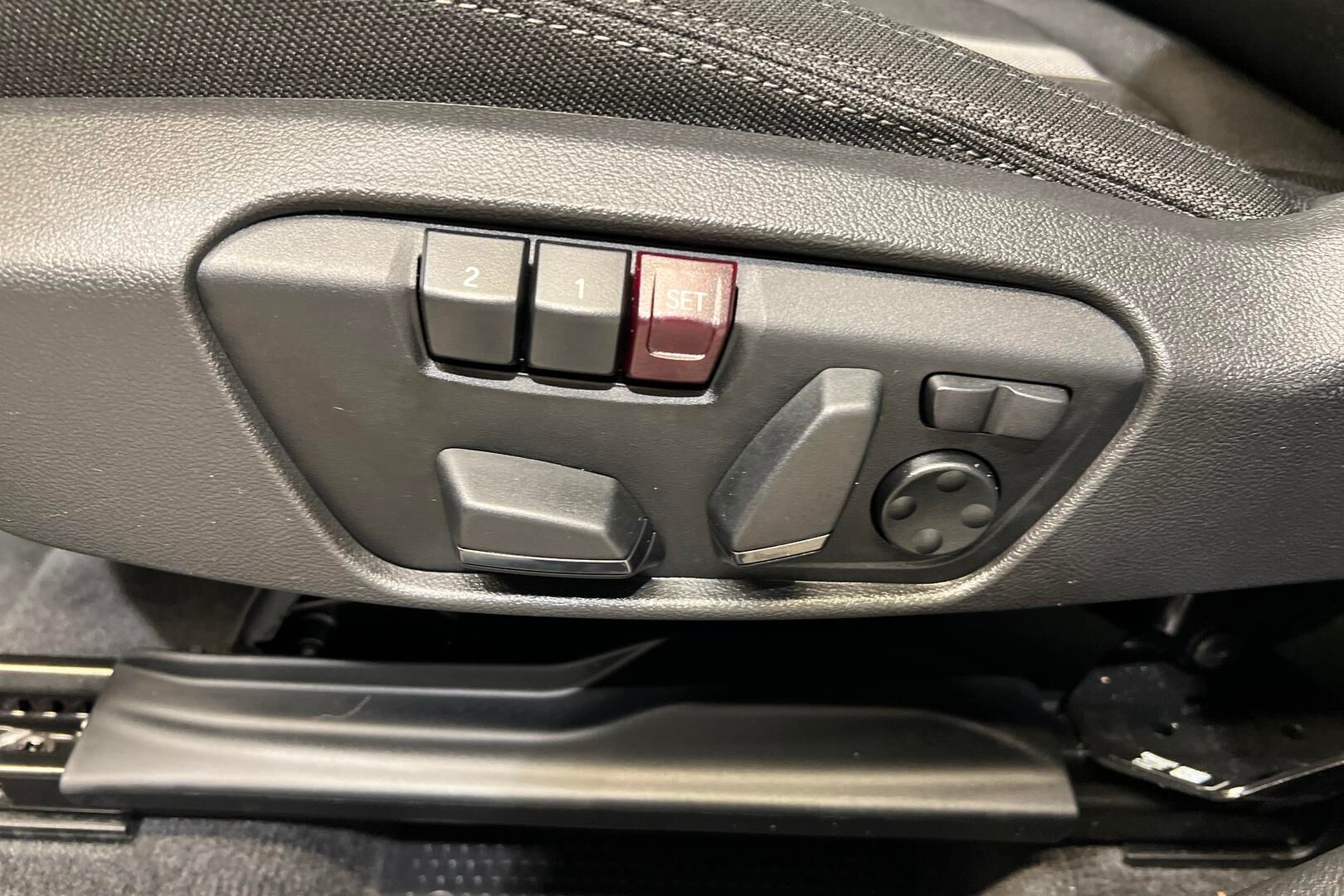 BMW X1 iso kuva 21