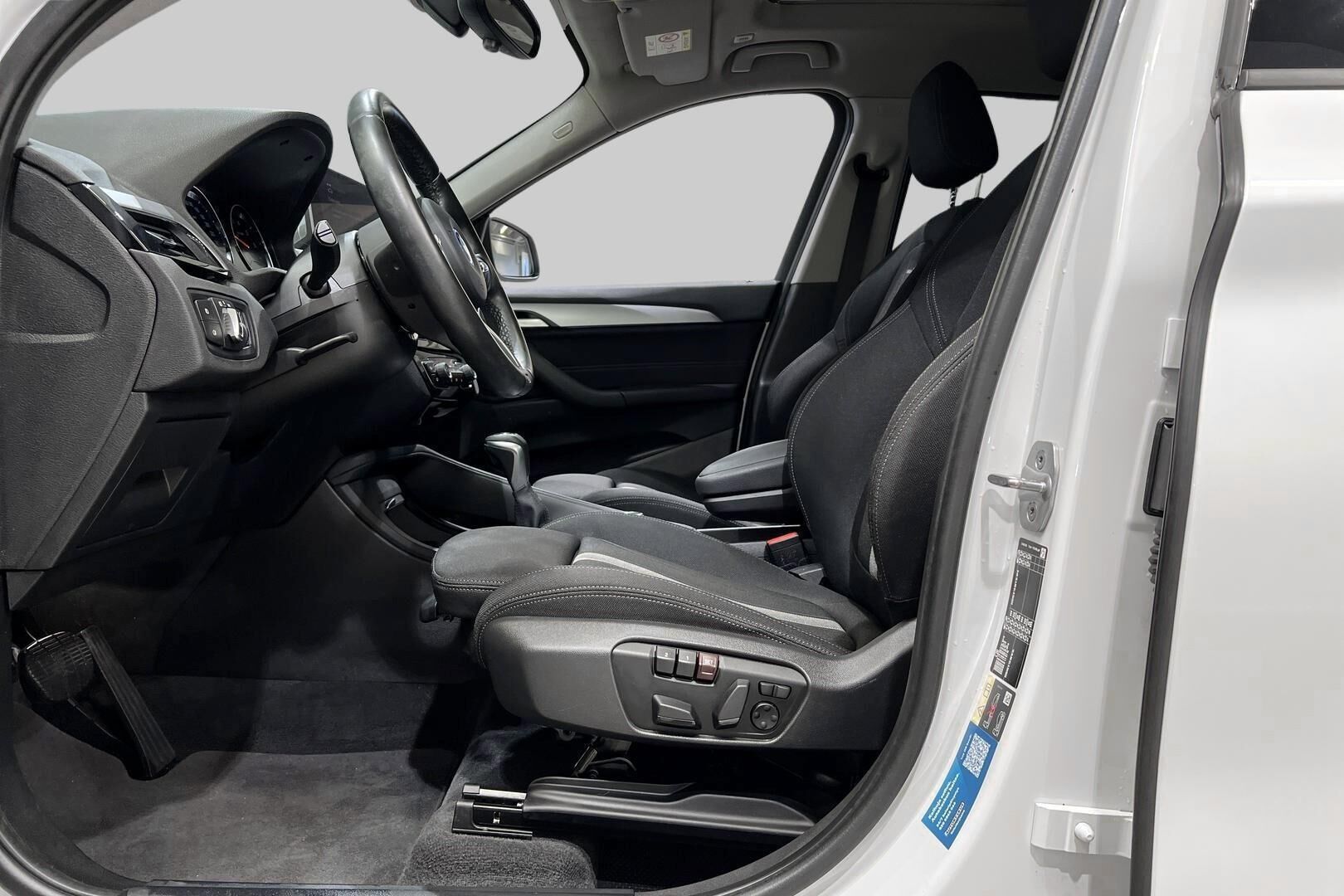 BMW X1 iso kuva 28