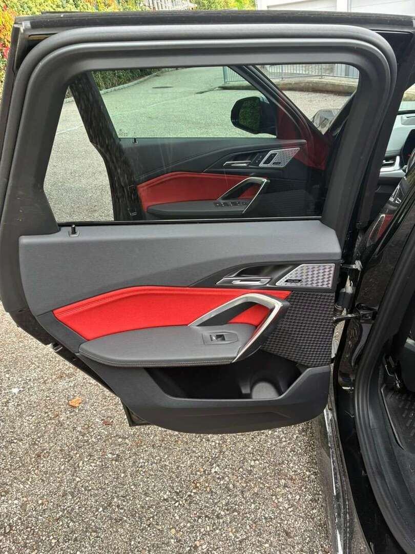 BMW IX1 iso kuva 3