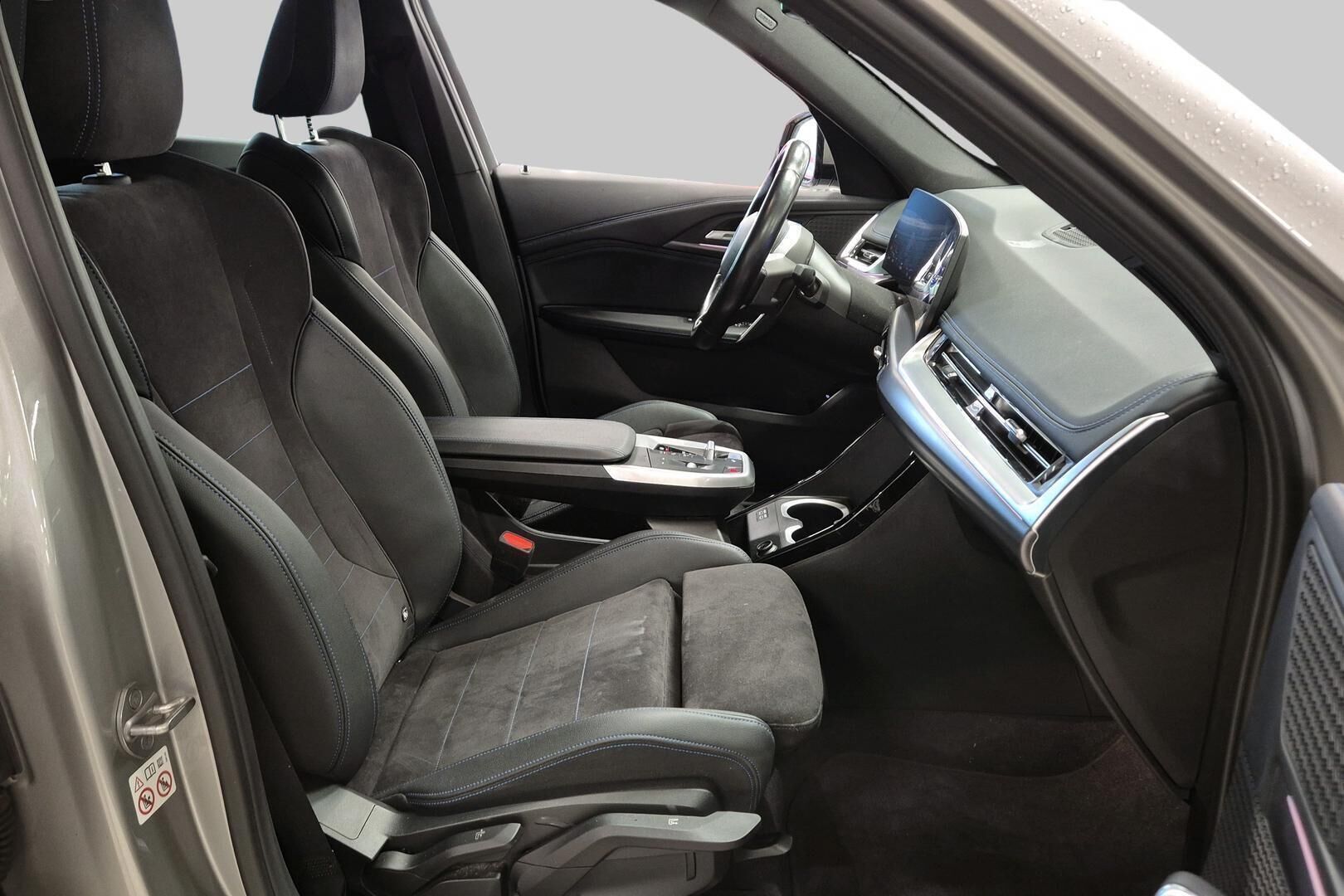 BMW IX1 iso kuva 3