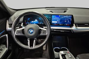 BMW IX1 esikatselu 2