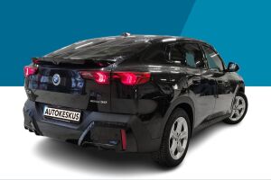 BMW IX2 esikatselu 3