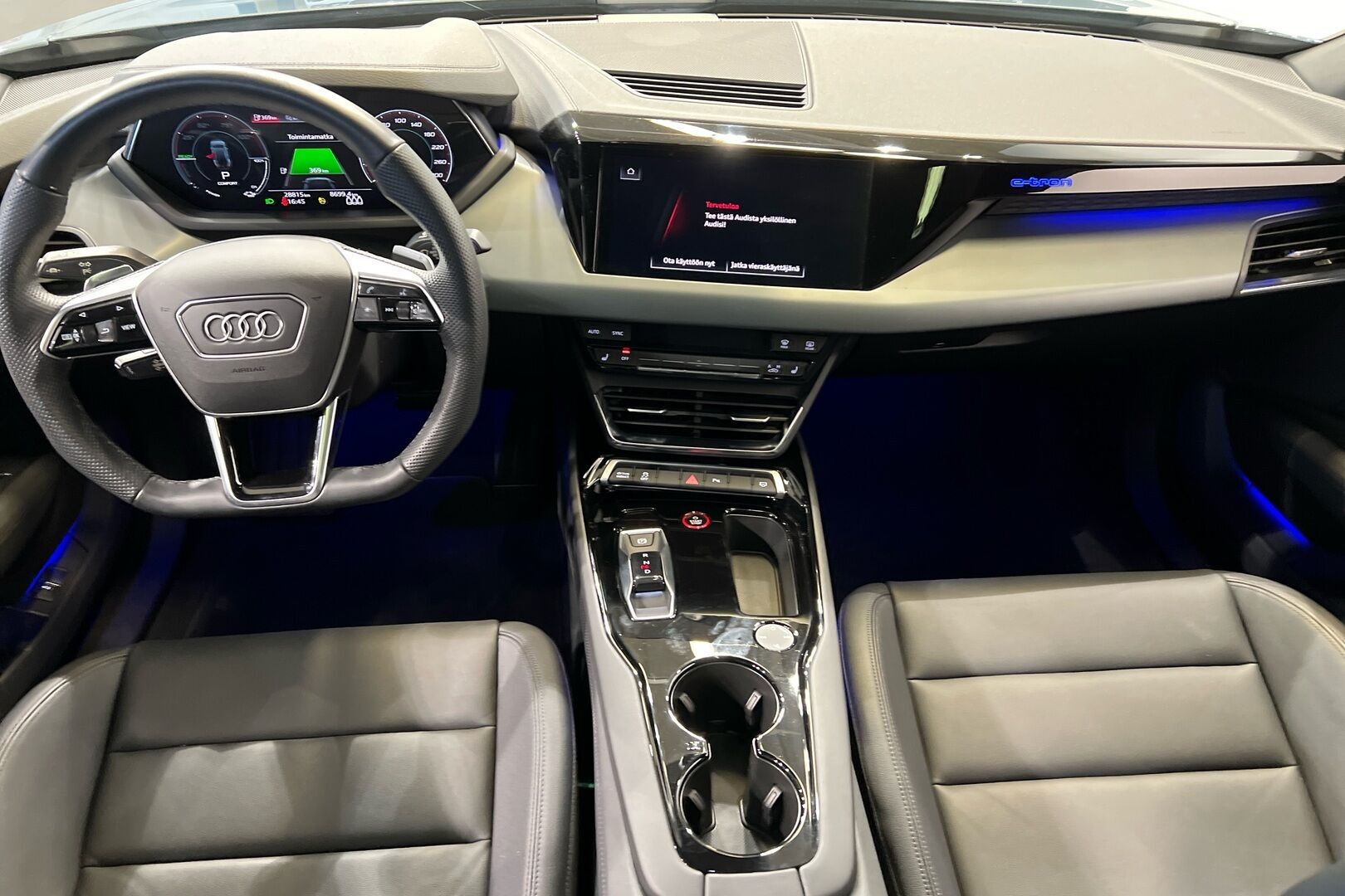AUDI E-TRON GT iso kuva 11