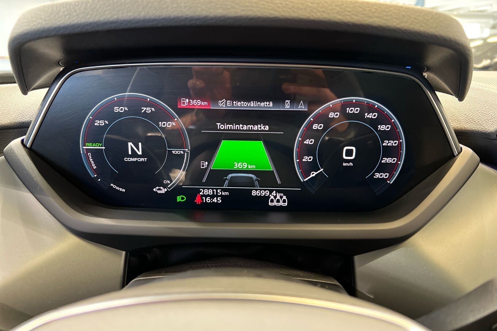 AUDI E-TRON GT iso kuva 13