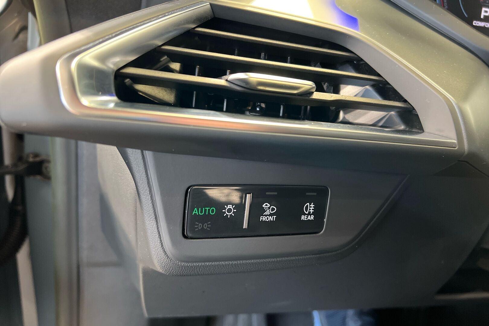 AUDI E-TRON GT iso kuva 23