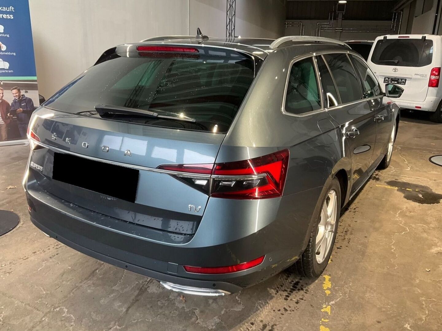 SKODA SUPERB iso kuva 2