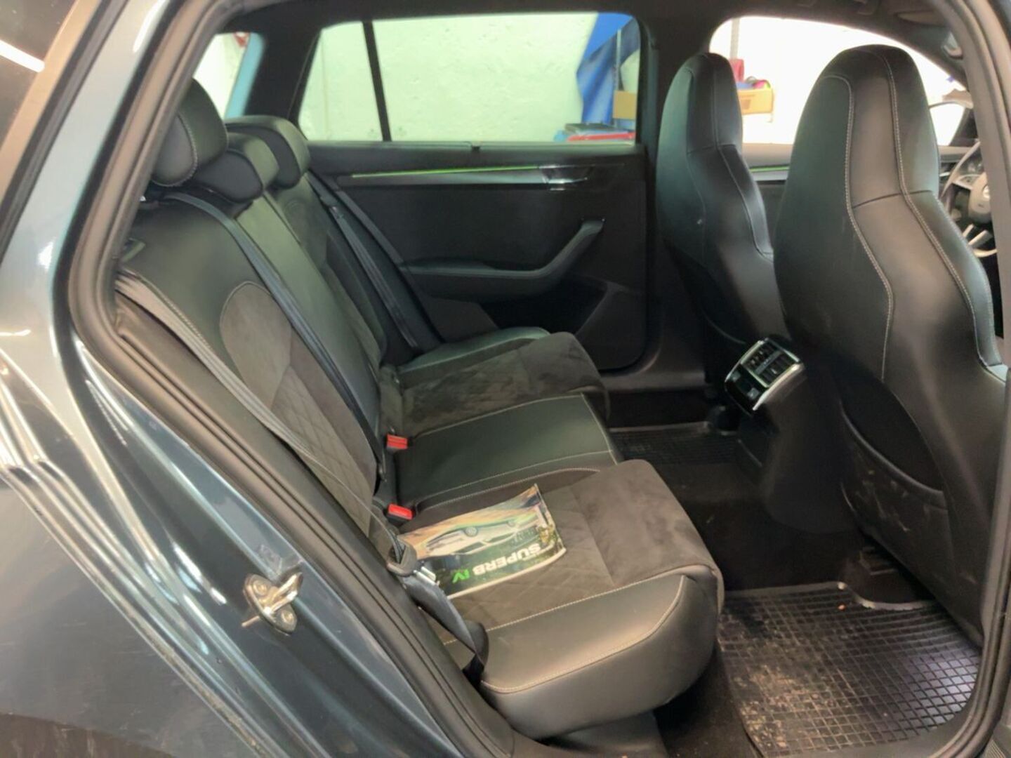 SKODA SUPERB iso kuva 4