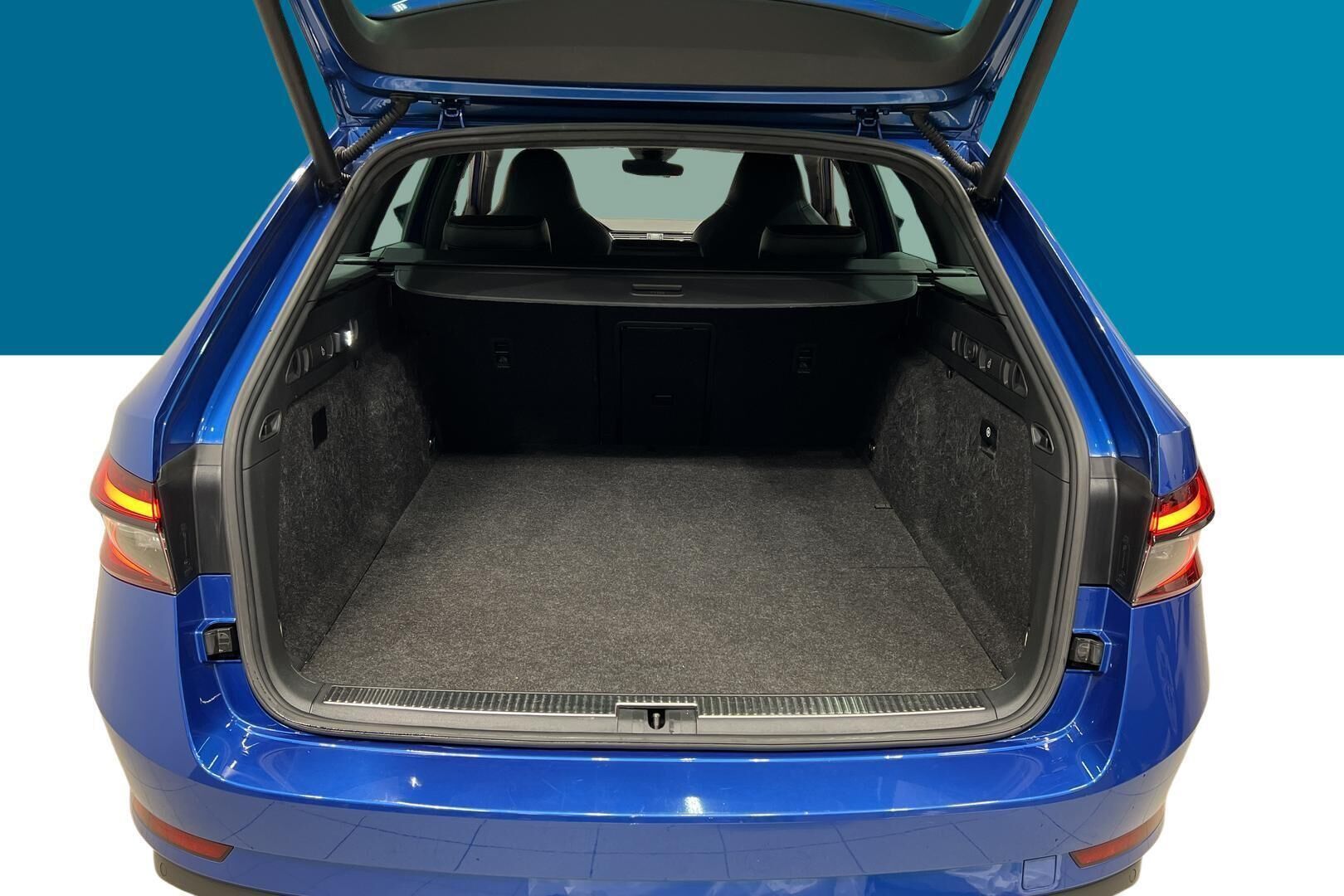 SKODA SUPERB iso kuva 11