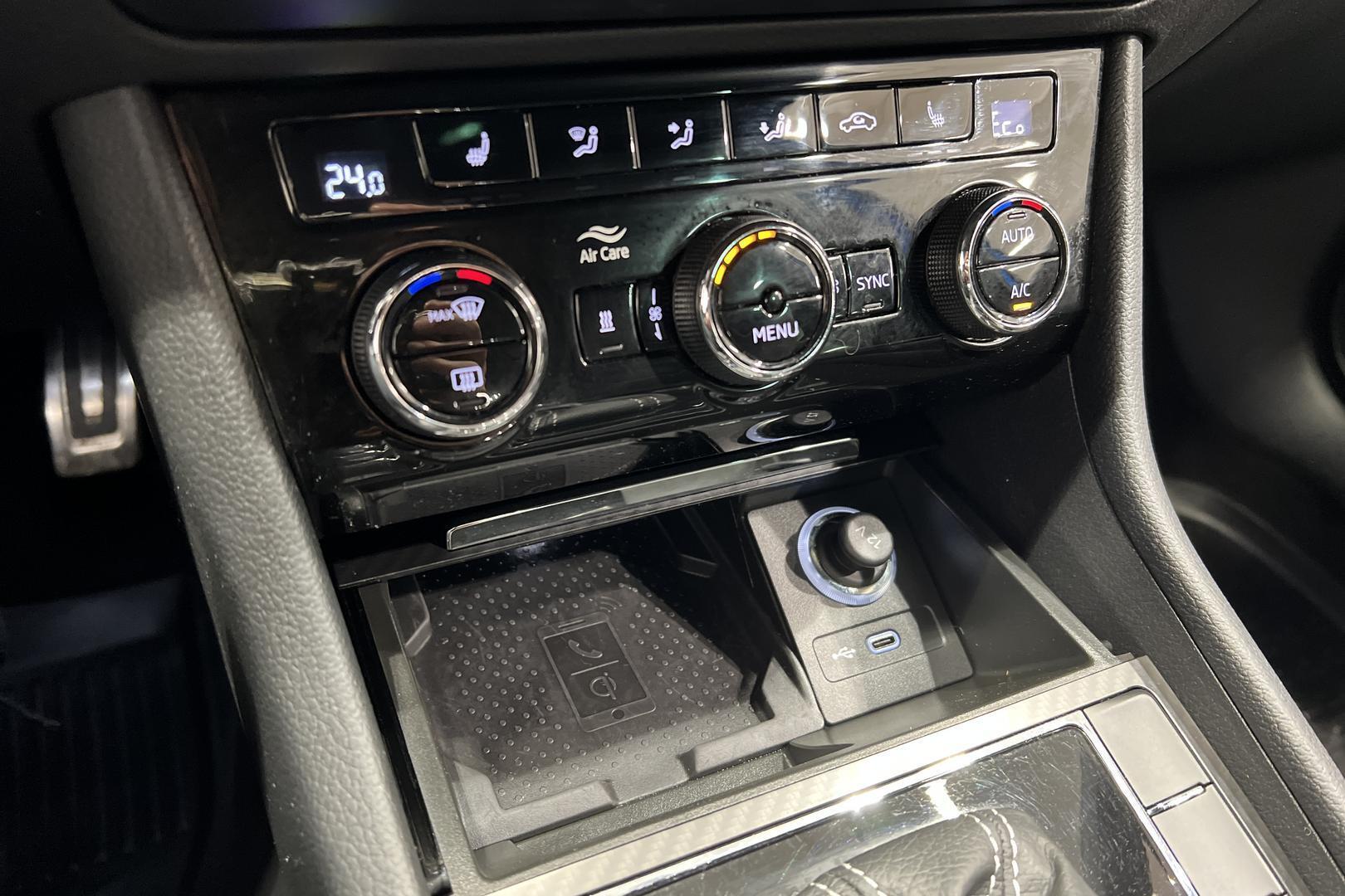 SKODA SUPERB iso kuva 20