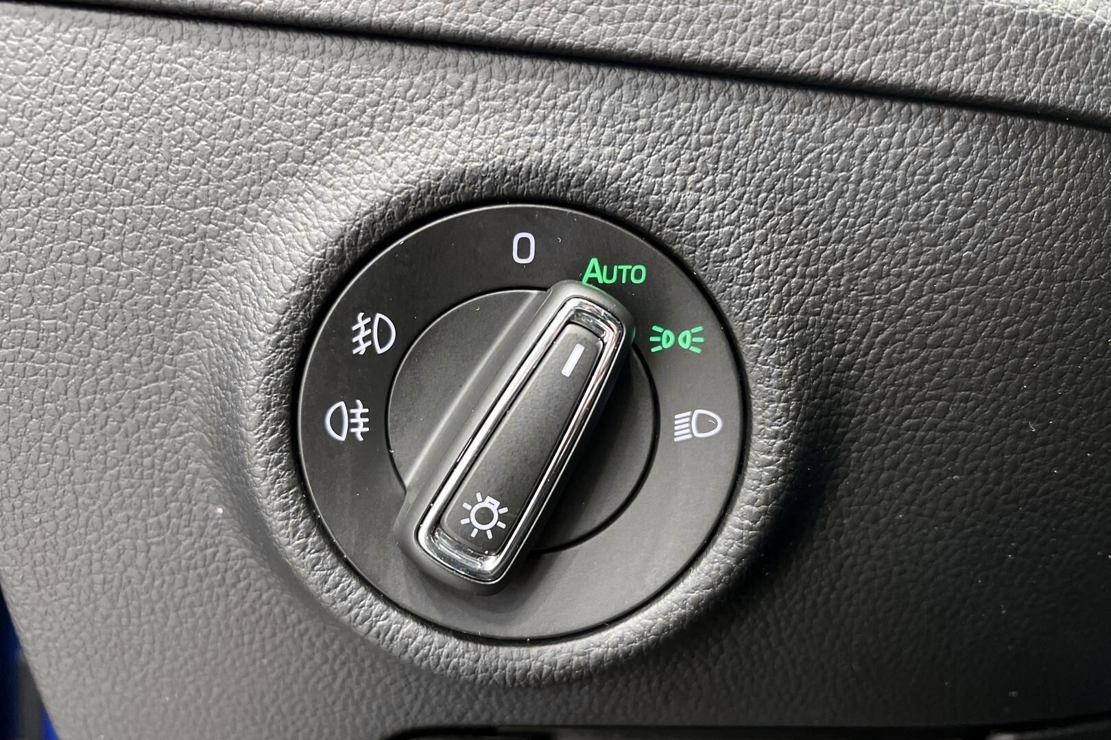 SKODA SUPERB iso kuva 29