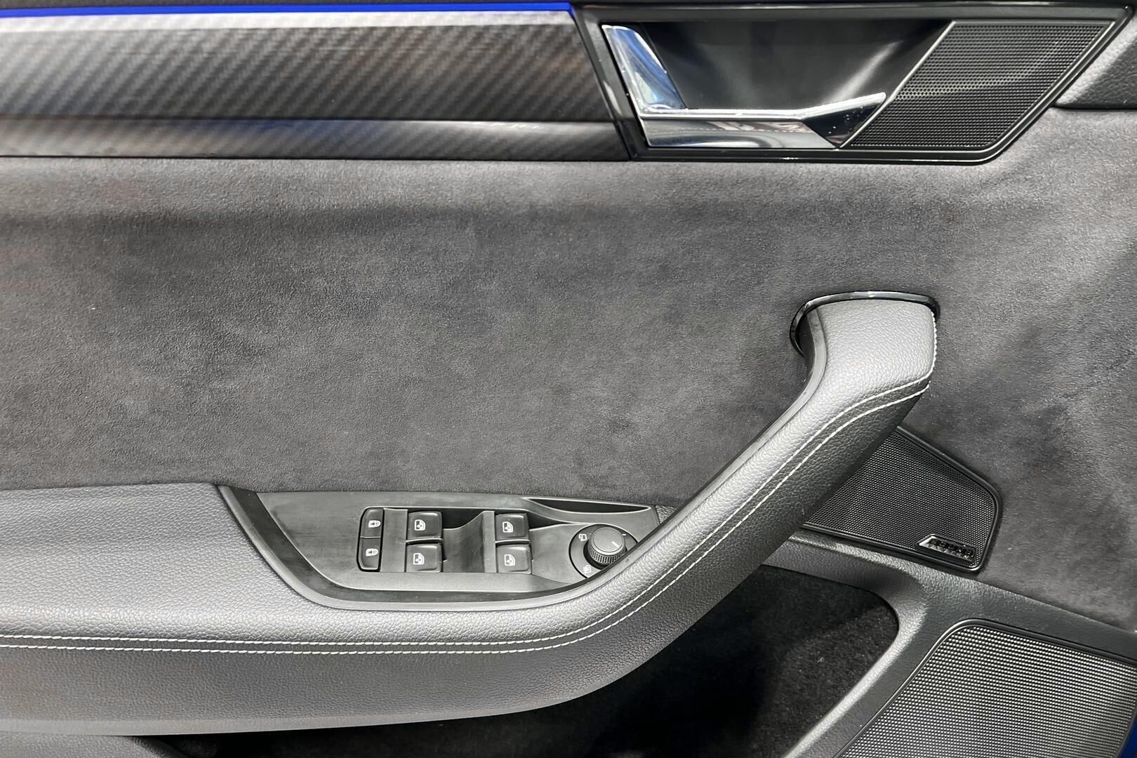 SKODA SUPERB iso kuva 31