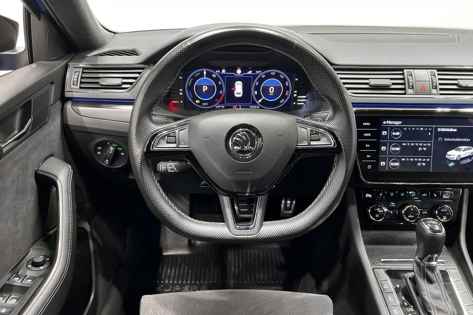 SKODA SUPERB iso kuva 34