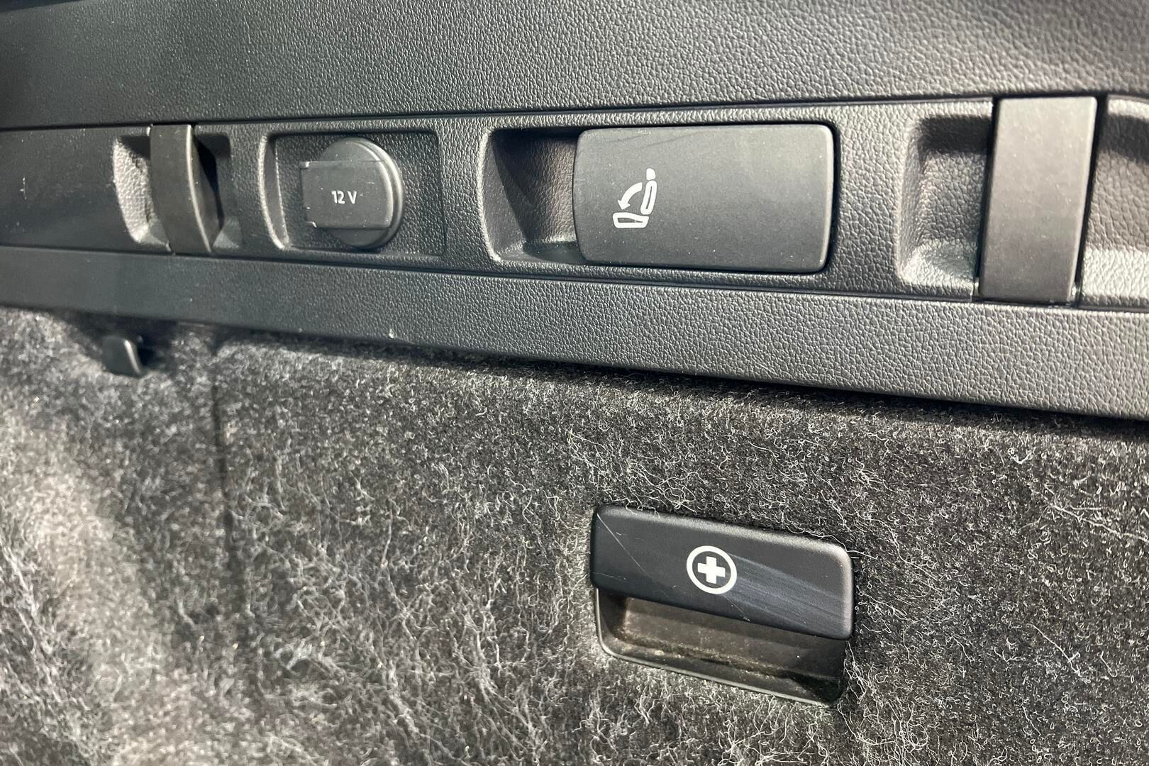 SKODA SUPERB iso kuva 36