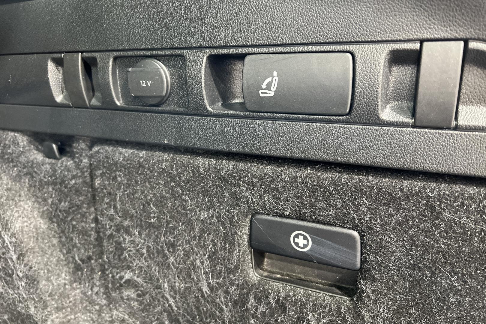 SKODA SUPERB iso kuva 36