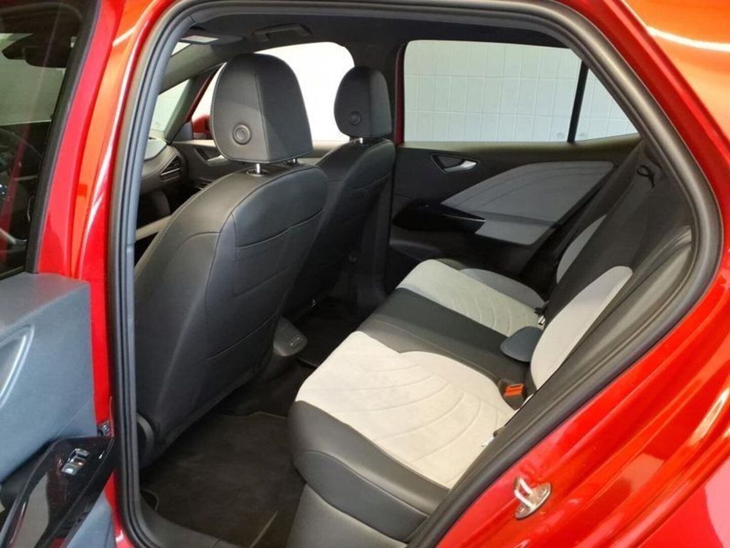 VOLKSWAGEN ID.3 iso kuva 3