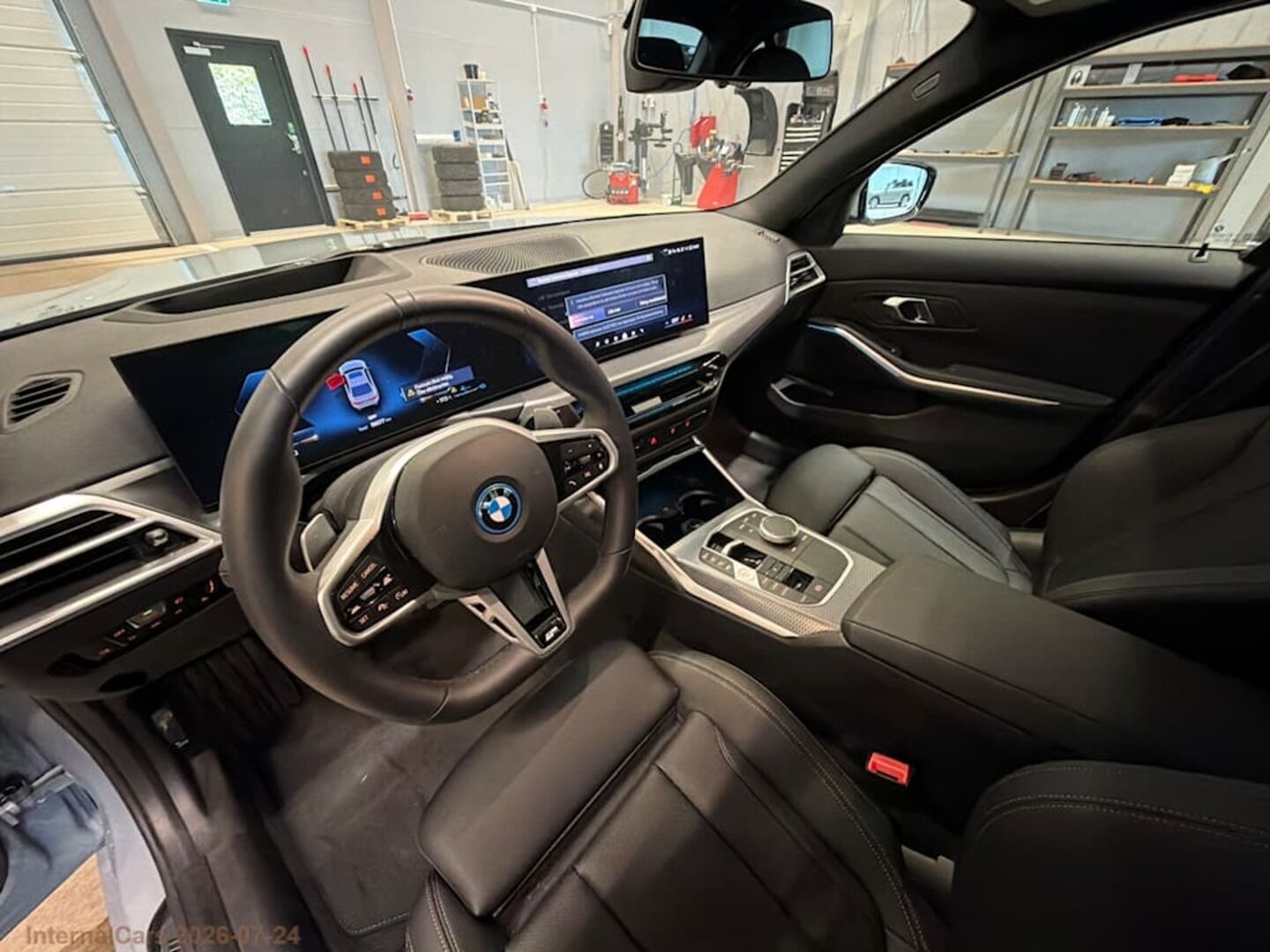 BMW 3-SARJA iso kuva 2