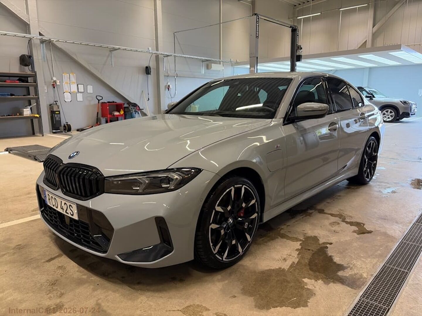 BMW 3-SARJA iso kuva 0