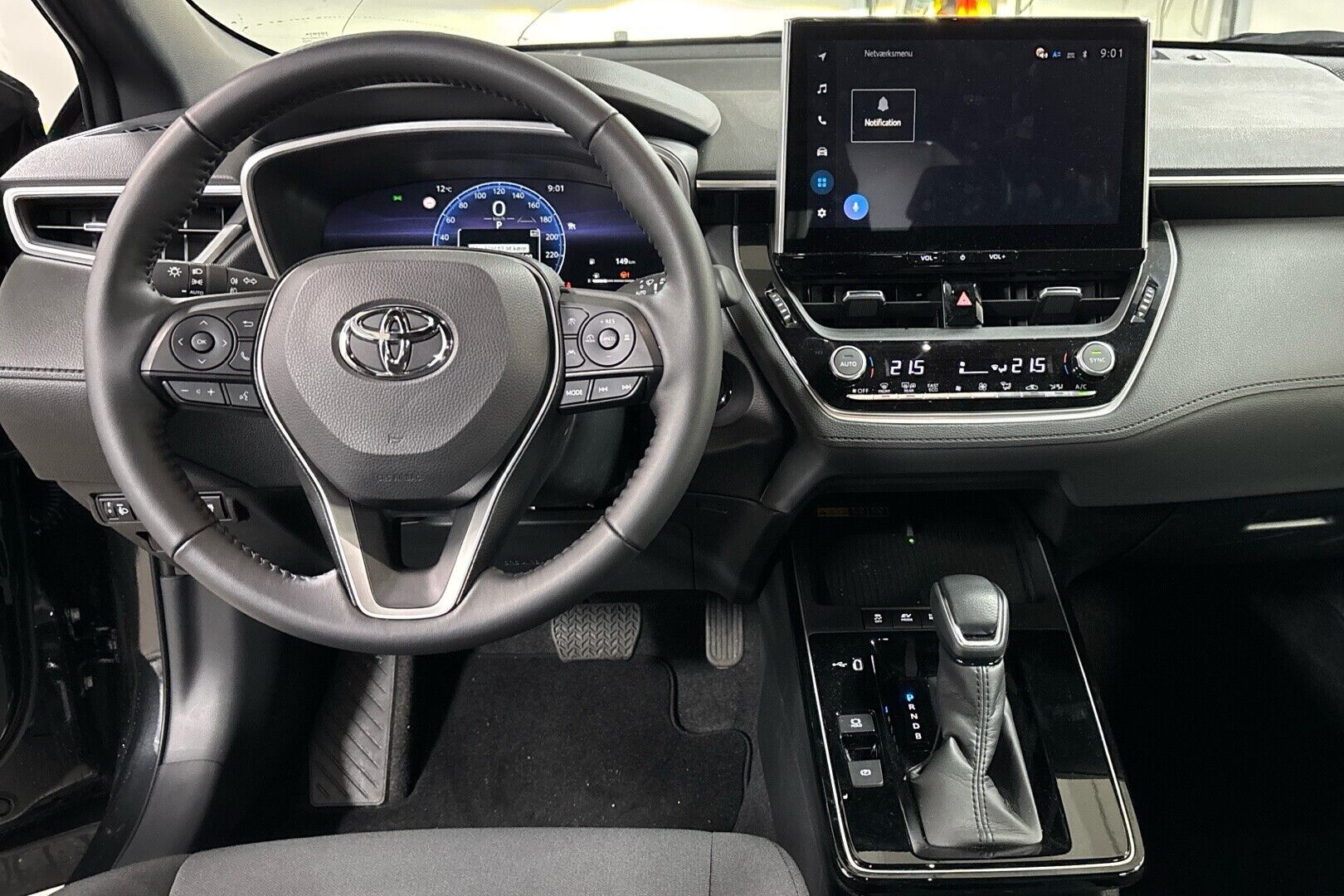 TOYOTA COROLLA CROSS iso kuva 1