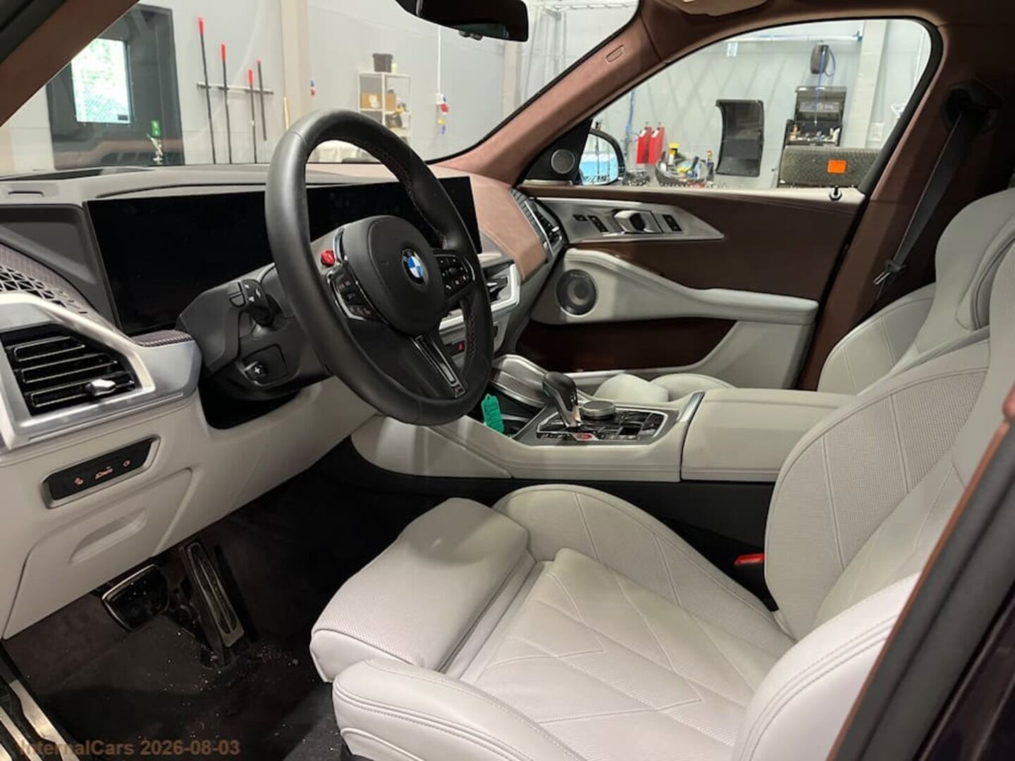 BMW XM iso kuva 4