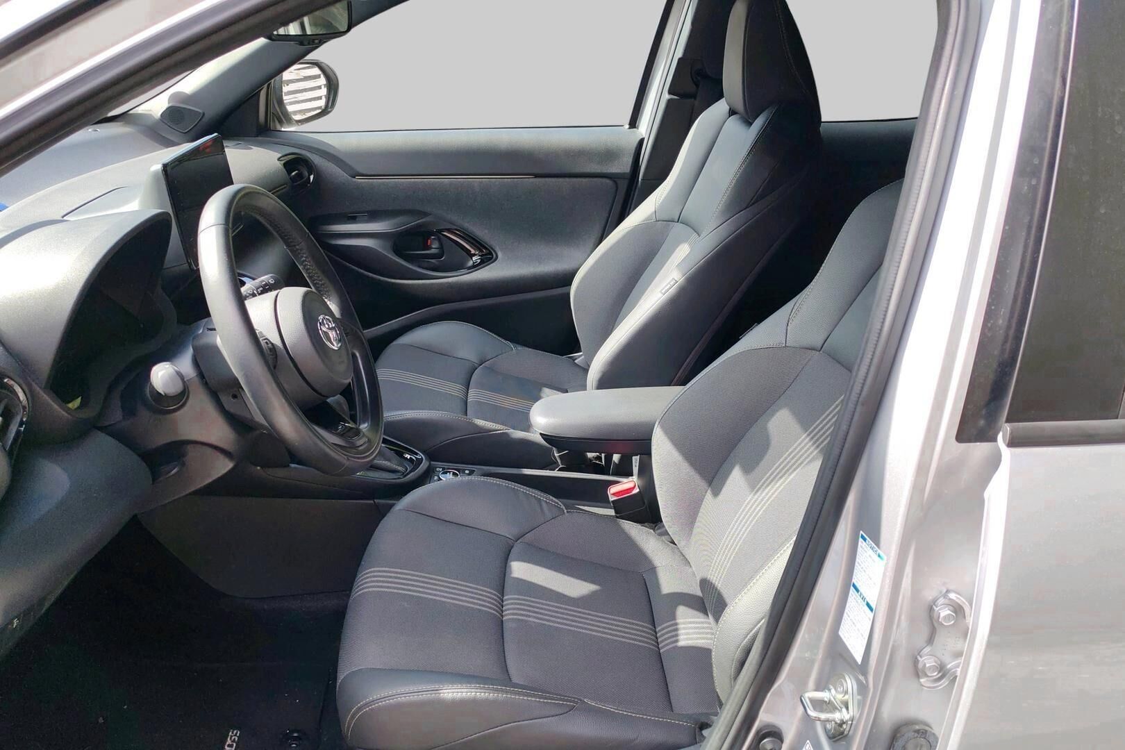 TOYOTA YARIS CROSS iso kuva 1