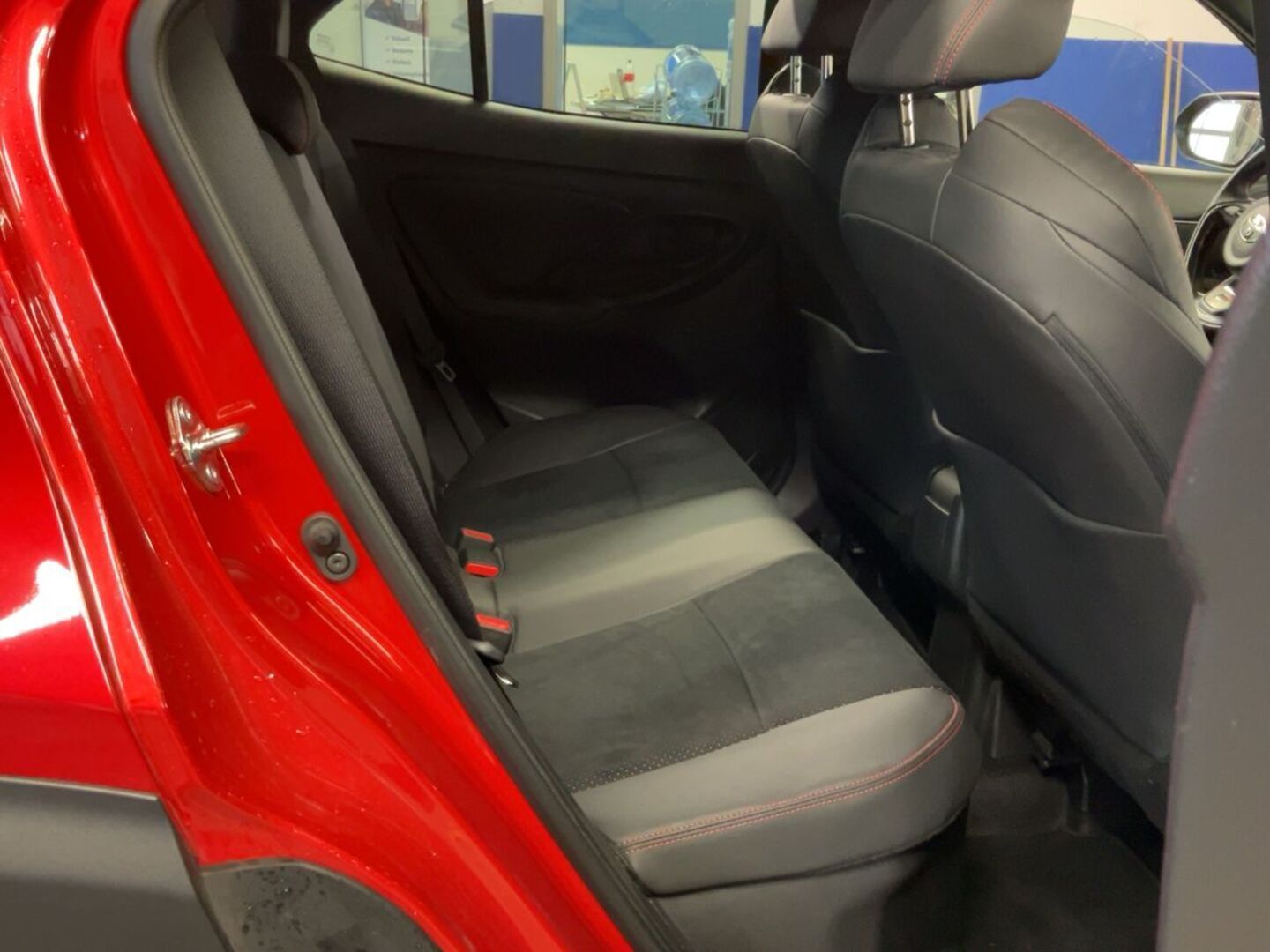 TOYOTA YARIS CROSS iso kuva 2