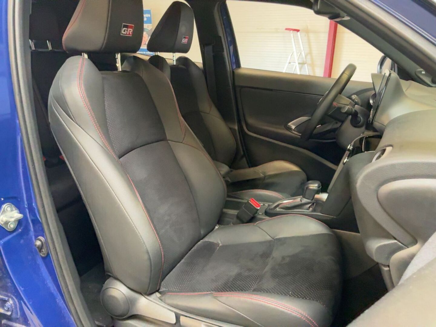 TOYOTA YARIS CROSS iso kuva 2