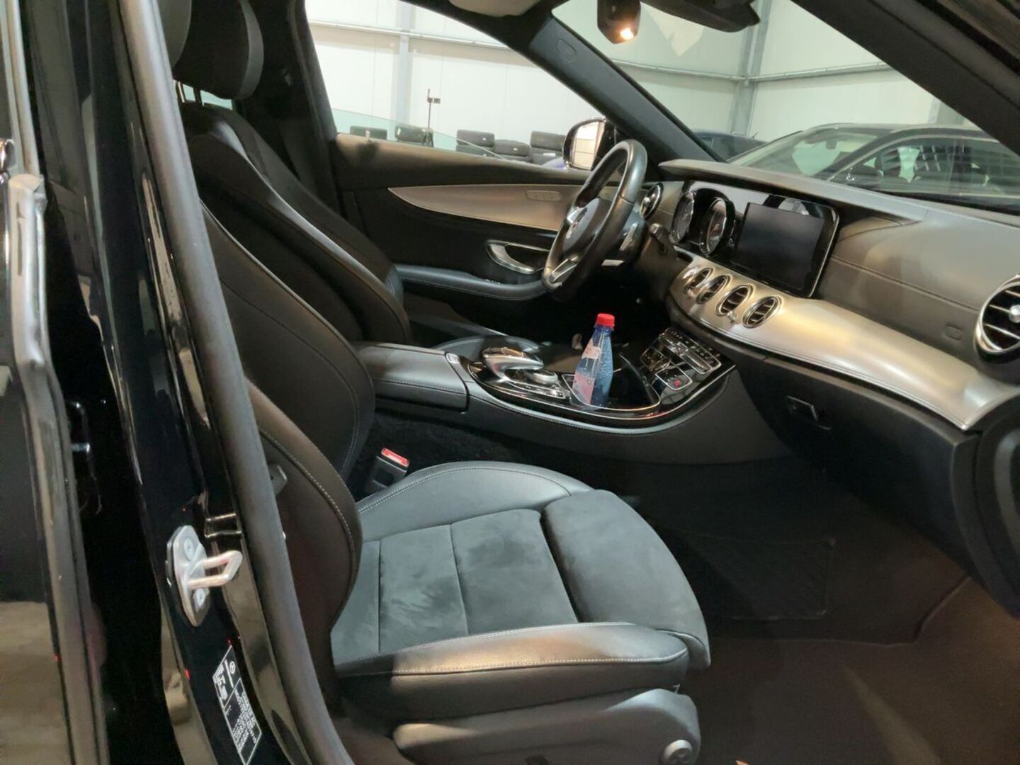 MERCEDES-BENZ E iso kuva 1