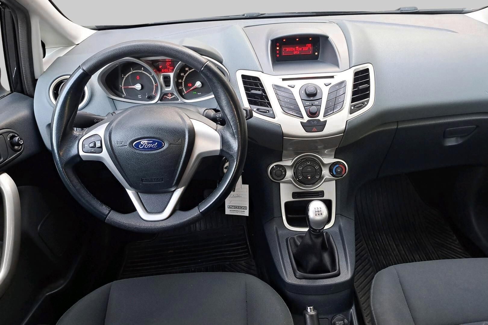 Ford Fiesta iso kuva 2