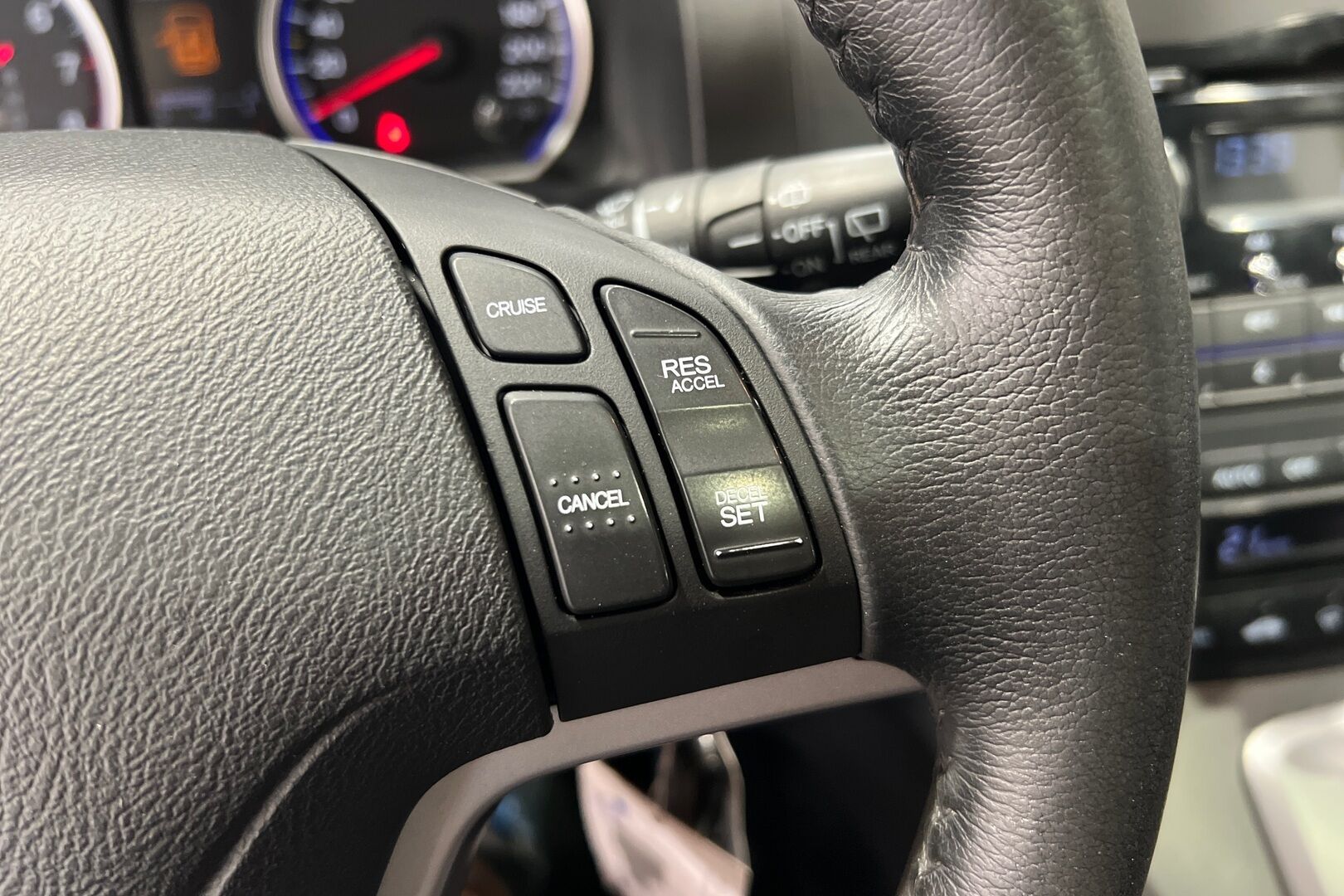 Honda CR-V iso kuva 13