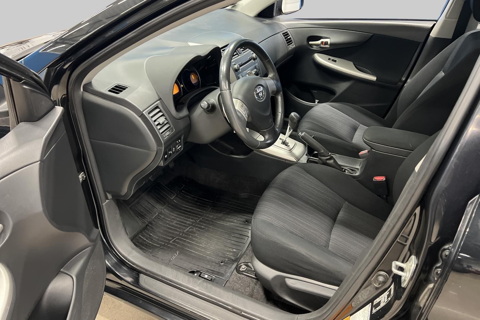 Toyota Corolla iso kuva 9