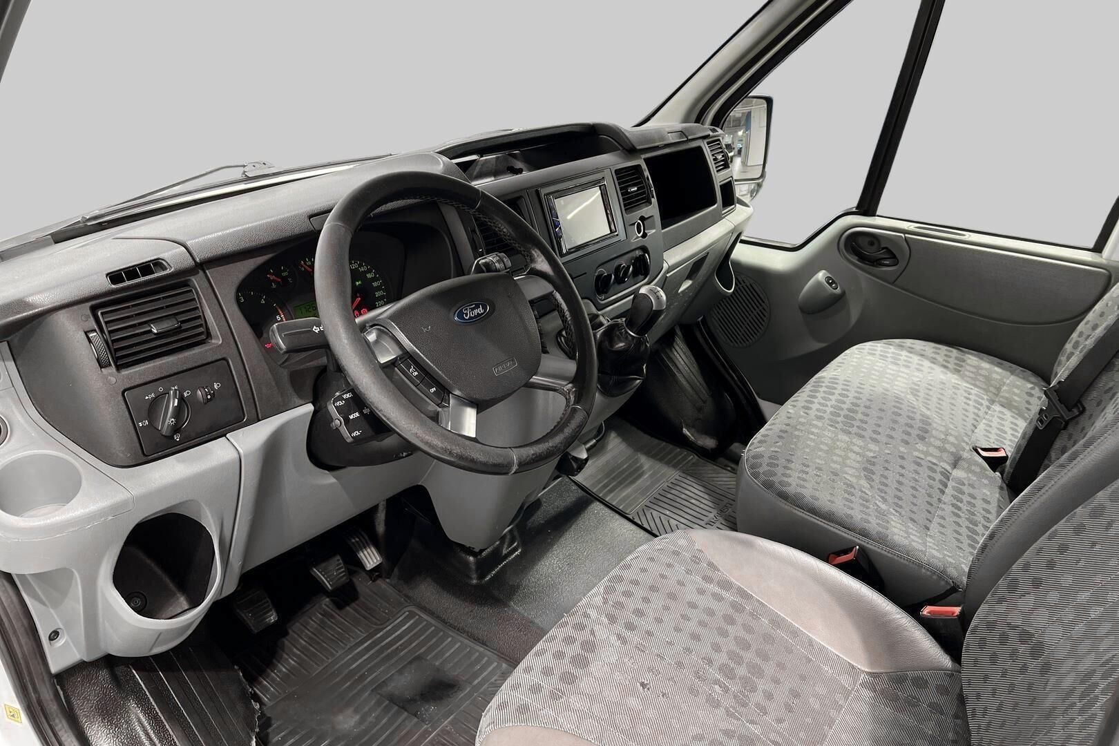 Ford Transit iso kuva 10