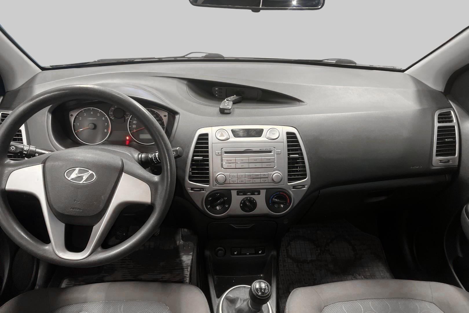 Hyundai i20 iso kuva 10