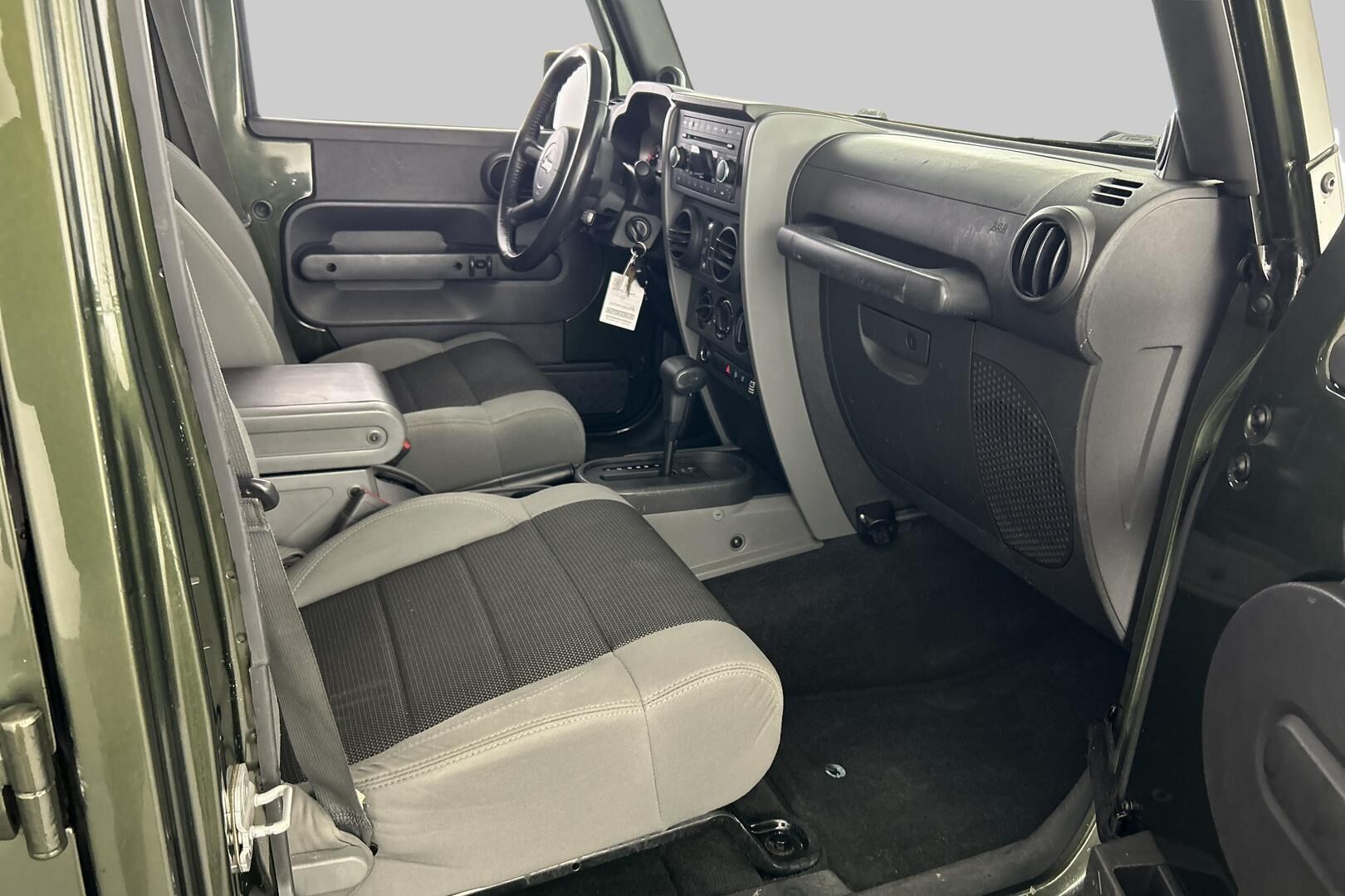 Jeep Wrangler iso kuva 12