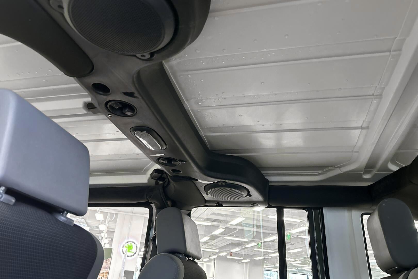 Jeep Wrangler iso kuva 12