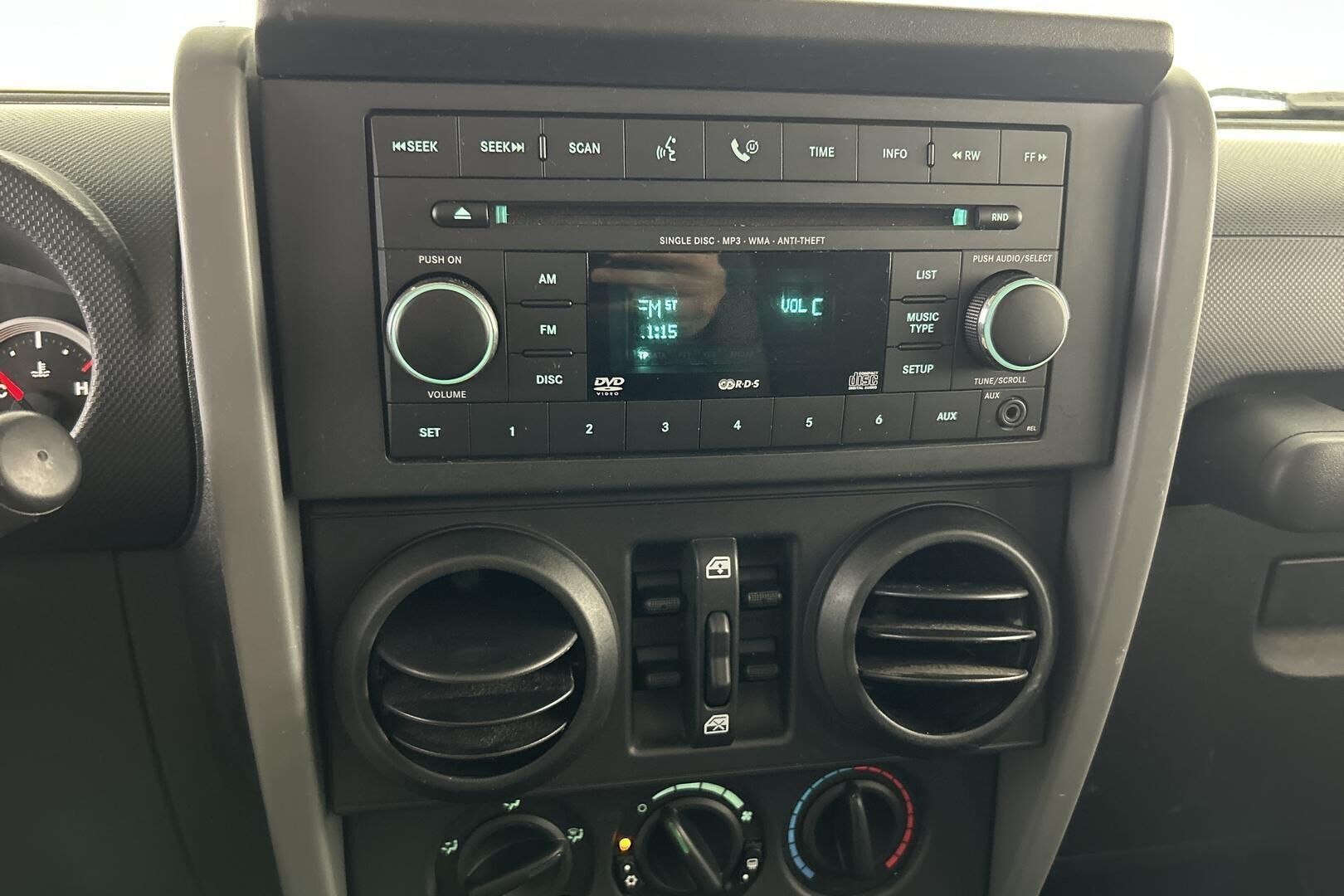 Jeep Wrangler iso kuva 16