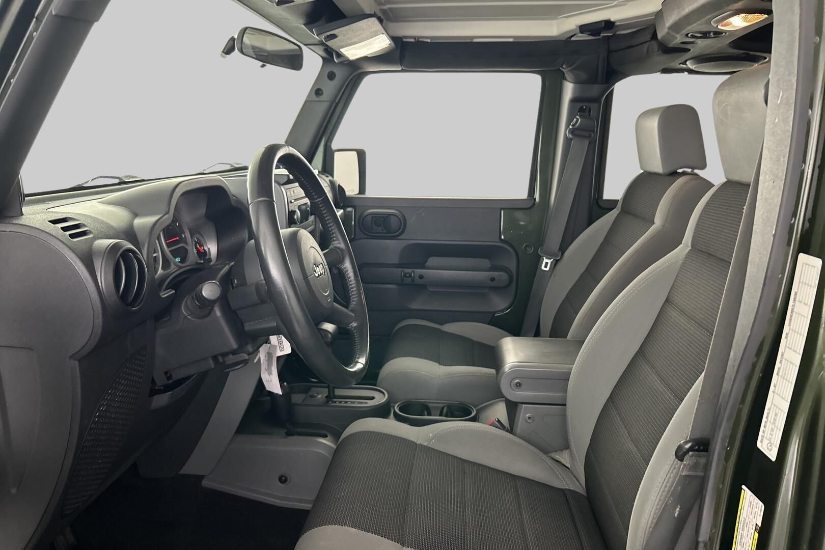 Jeep Wrangler iso kuva 9