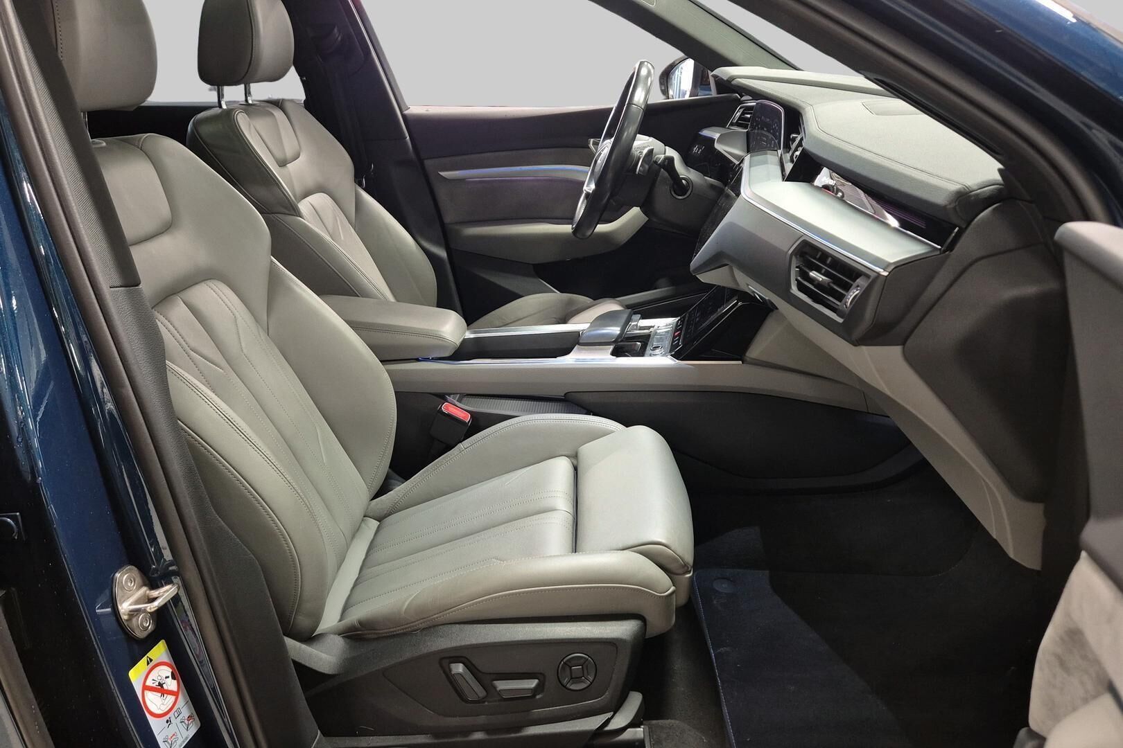 Audi e-tron 55 Quattro Advanced 2019, kuva 4/12