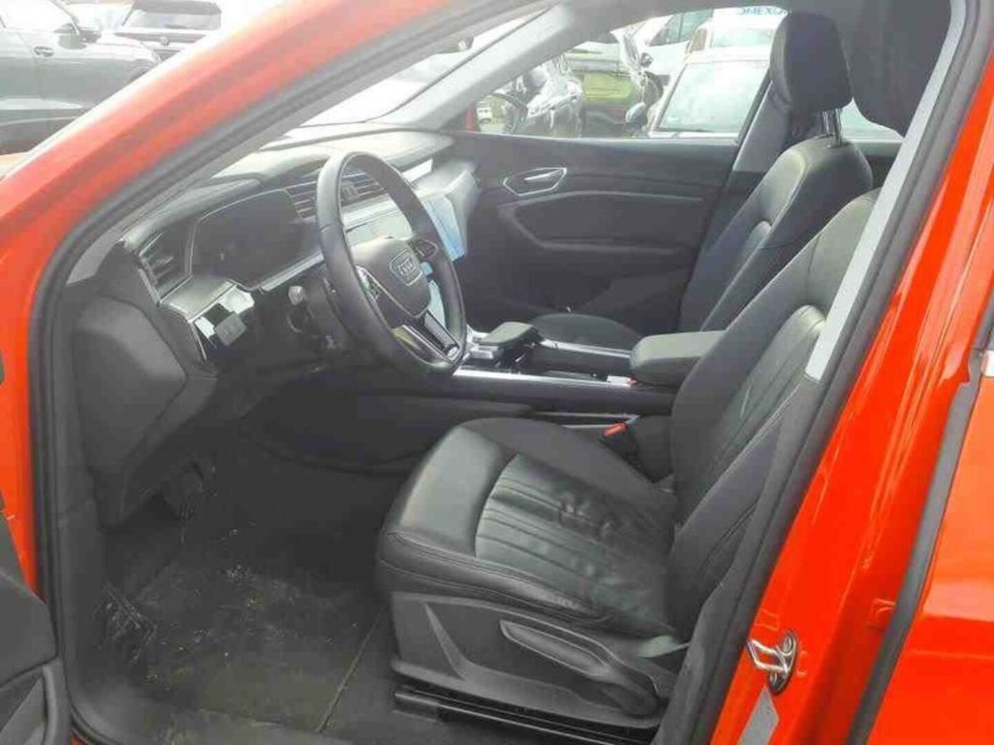 AUDI E-TRON iso kuva 4