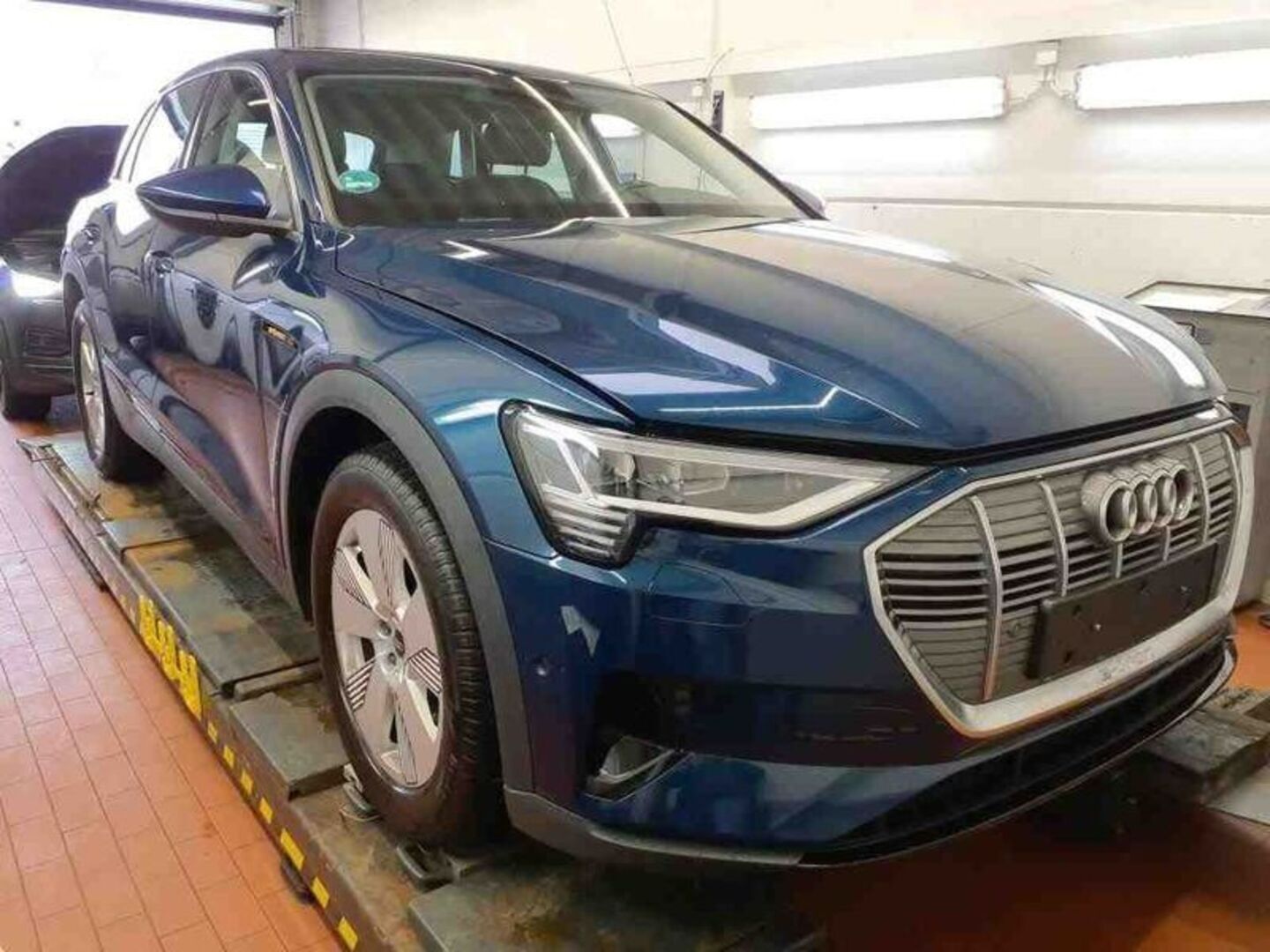 AUDI E-TRON iso kuva 0